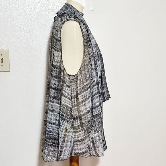 6th Lane Sleeveless Neck Scarf Top Size 20 - Picture 3 of 7